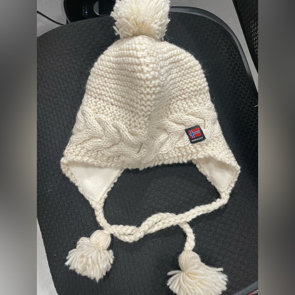 Wool Knit cream Pom-Pom Hat